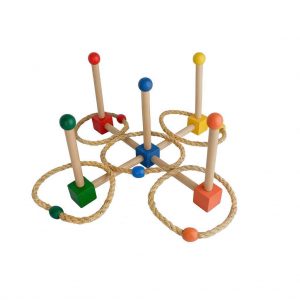 Ném vòng vào cột gỗ