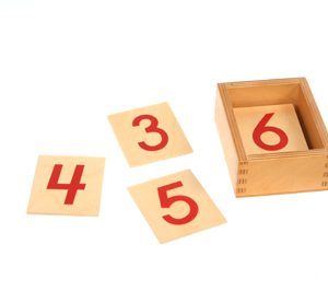 Hộp thẻ số trong hộp màu đỏ (sử dụng cho Cây gậy số)